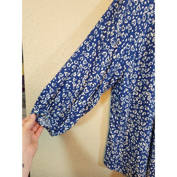EVRI Women's Blue & White Leopard Heart Print 3/4 Sleeve Ruffle Blouse Size 1X‎ - Picture 2 of 7